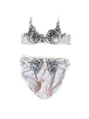 VTG gilligan omalley Pink Satin Bra & Panty Black Floral Embroidery Coquette